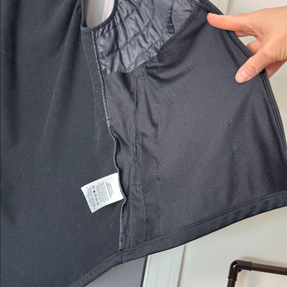 Nike Women's Black Running Vest - Picture 8 of 8